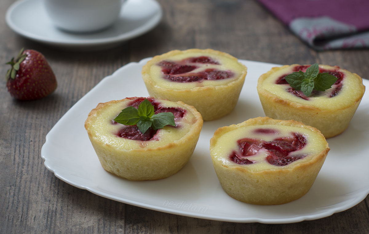 Curd baskets with raspberries